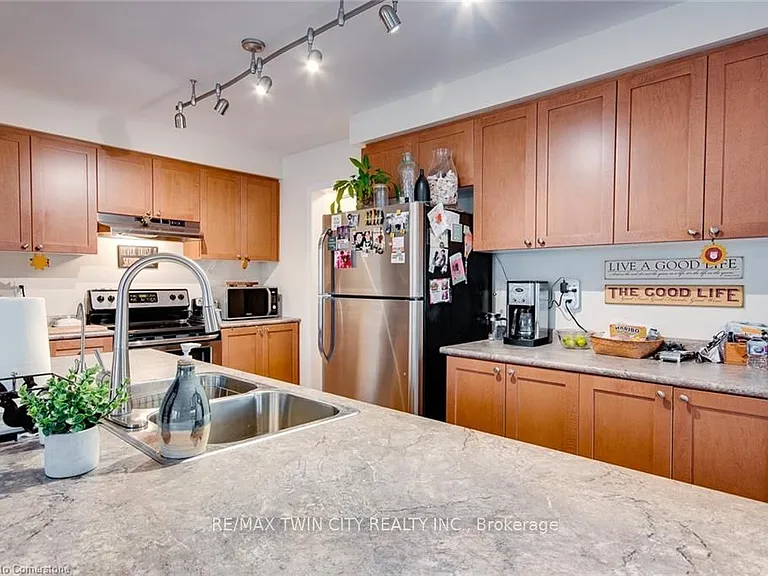 18 Blue Oak St — Photo 17