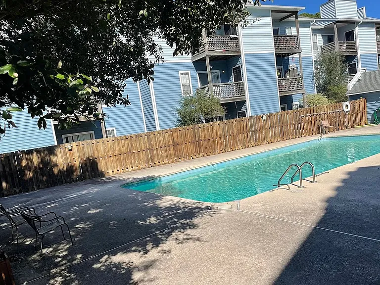 4220 Wilshire Blvd #105-C — Photo 30