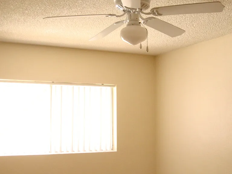Peppertree Apartments — Photo 8