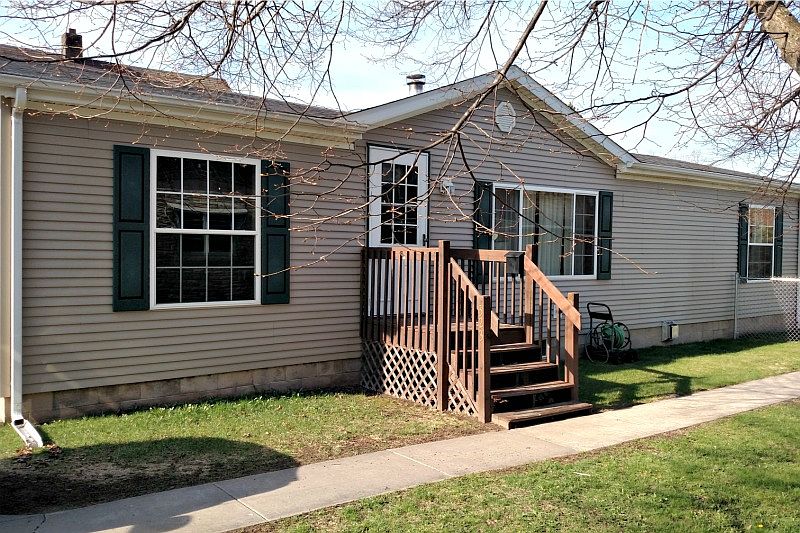 1st image of 323 Saginaw St