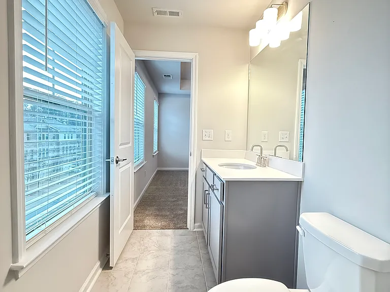 3756 Davis Cir — Photo 35