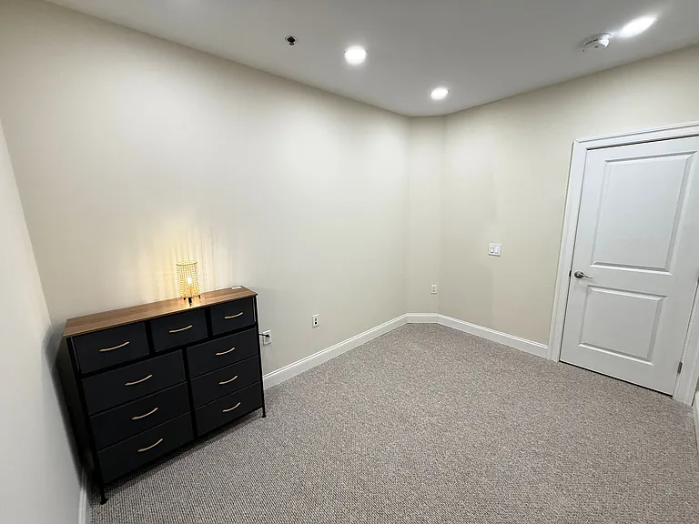 38 Maryland Ave #608 — Photo 8