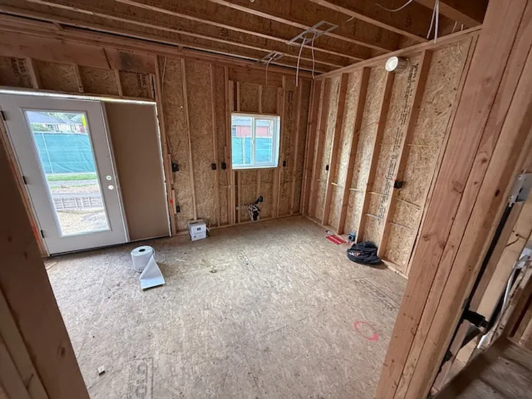 1105 NW Buchanan Ave — Photo 19