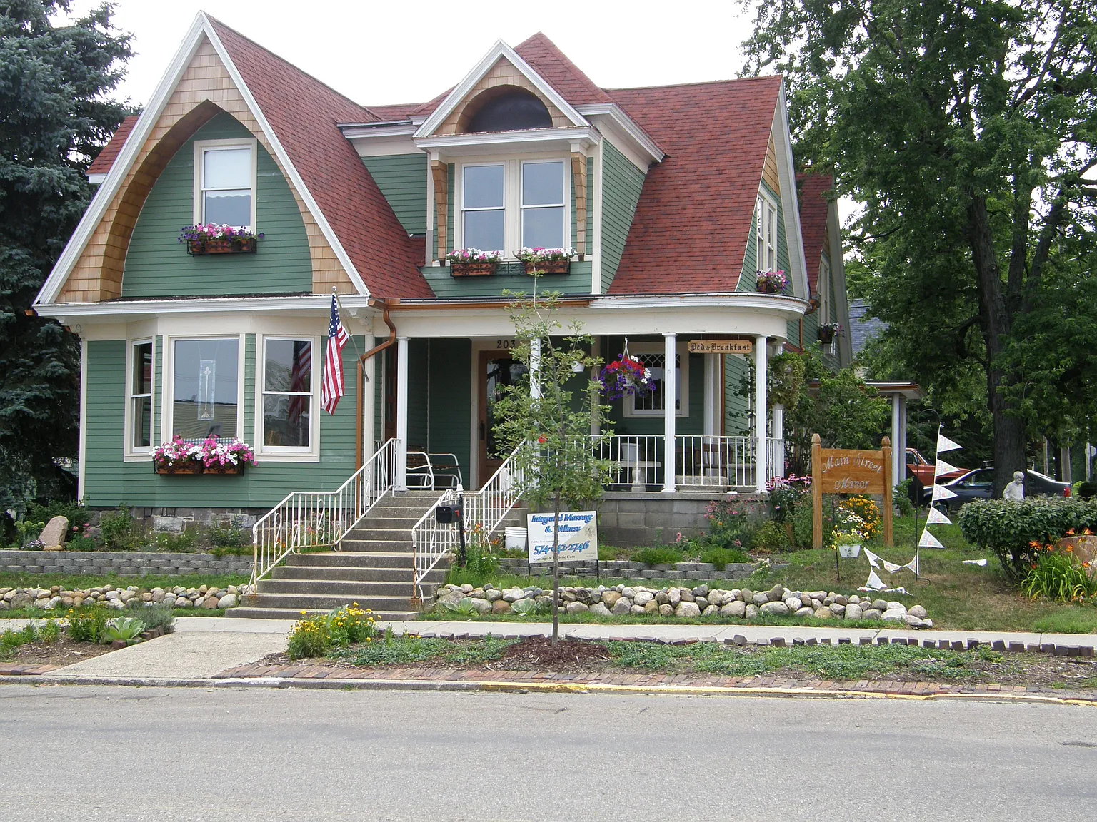 203 S Main St photo 1