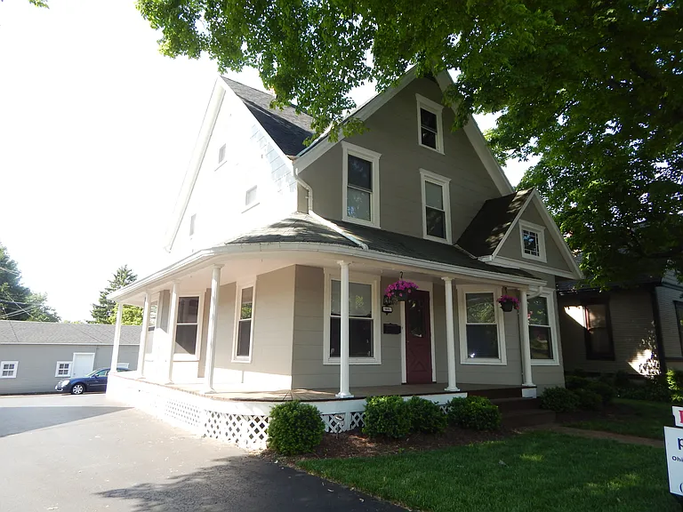 92 E Franklin St — Photo 1