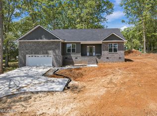 3187 Fairoaks Dr, Maryville, TN 37803