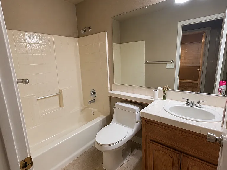 4713 W University Ave — Photo 10
