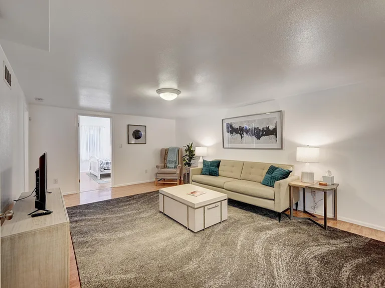 471 S Marshall St #B — Photo 8
