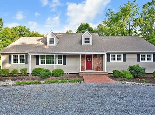 10 Horseshoe Rd, Whitehouse Station, NJ 08889