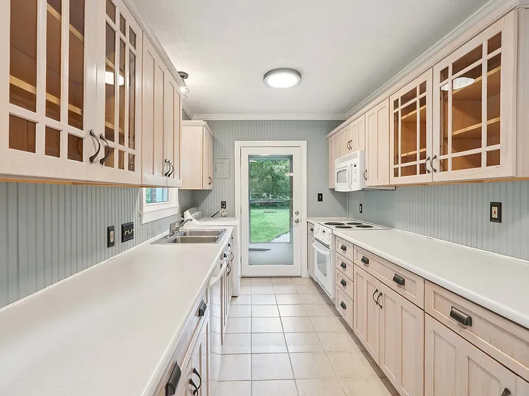 4800 Doris Ave — Photo 7
