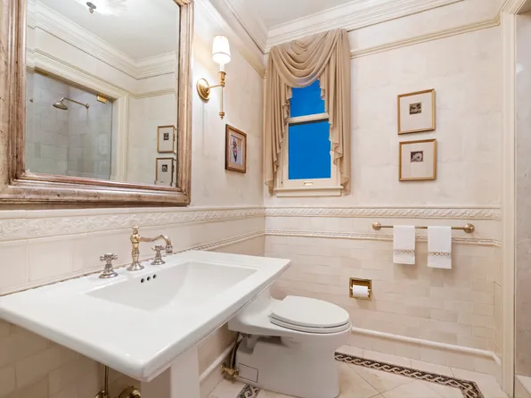 151 Central Park West image 7 of 18