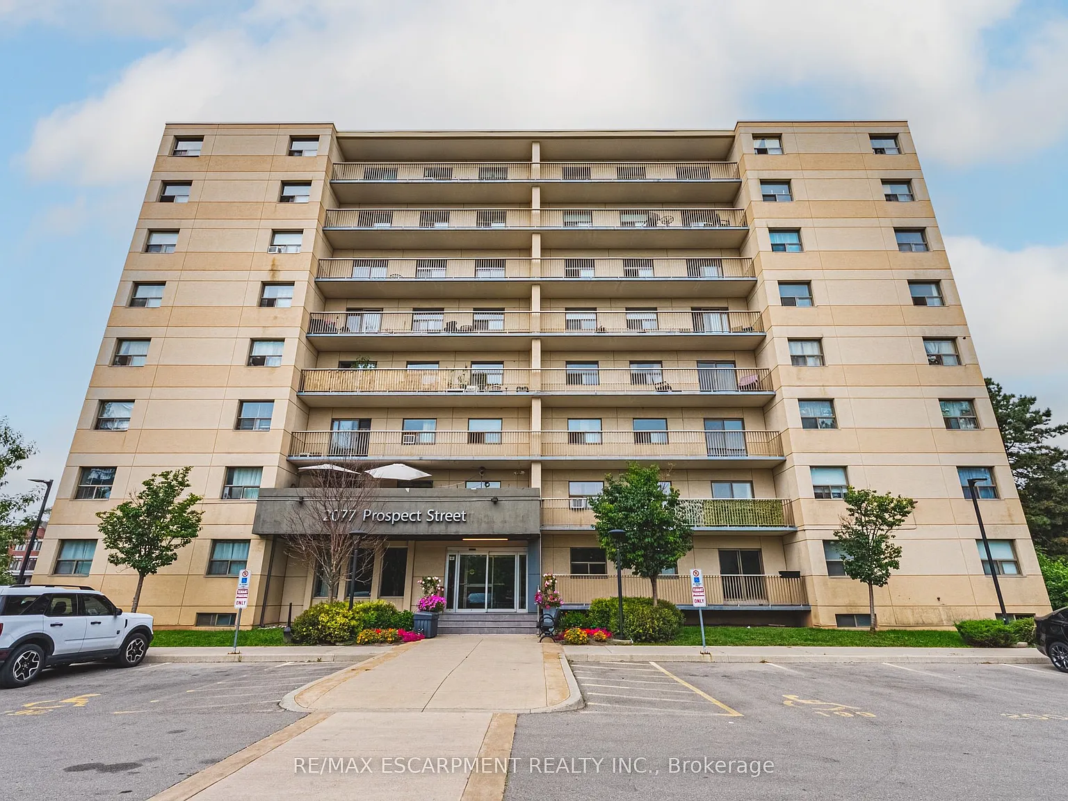 1 bed, $2,096 — Photo 1