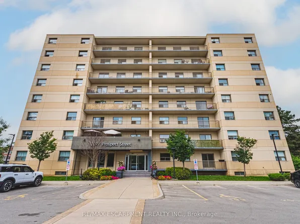 2077 Prospect St #104, Burlington, ON L7R 1Z4