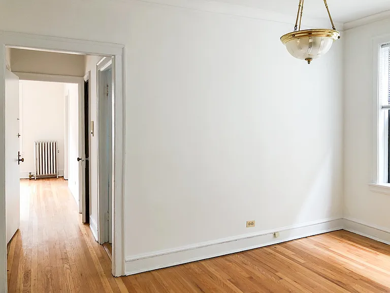 3911 1/2 N Greenview Ave #1 — Photo 9
