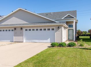 828 Cinnamon Ridge Pl, West Fargo, ND 58078