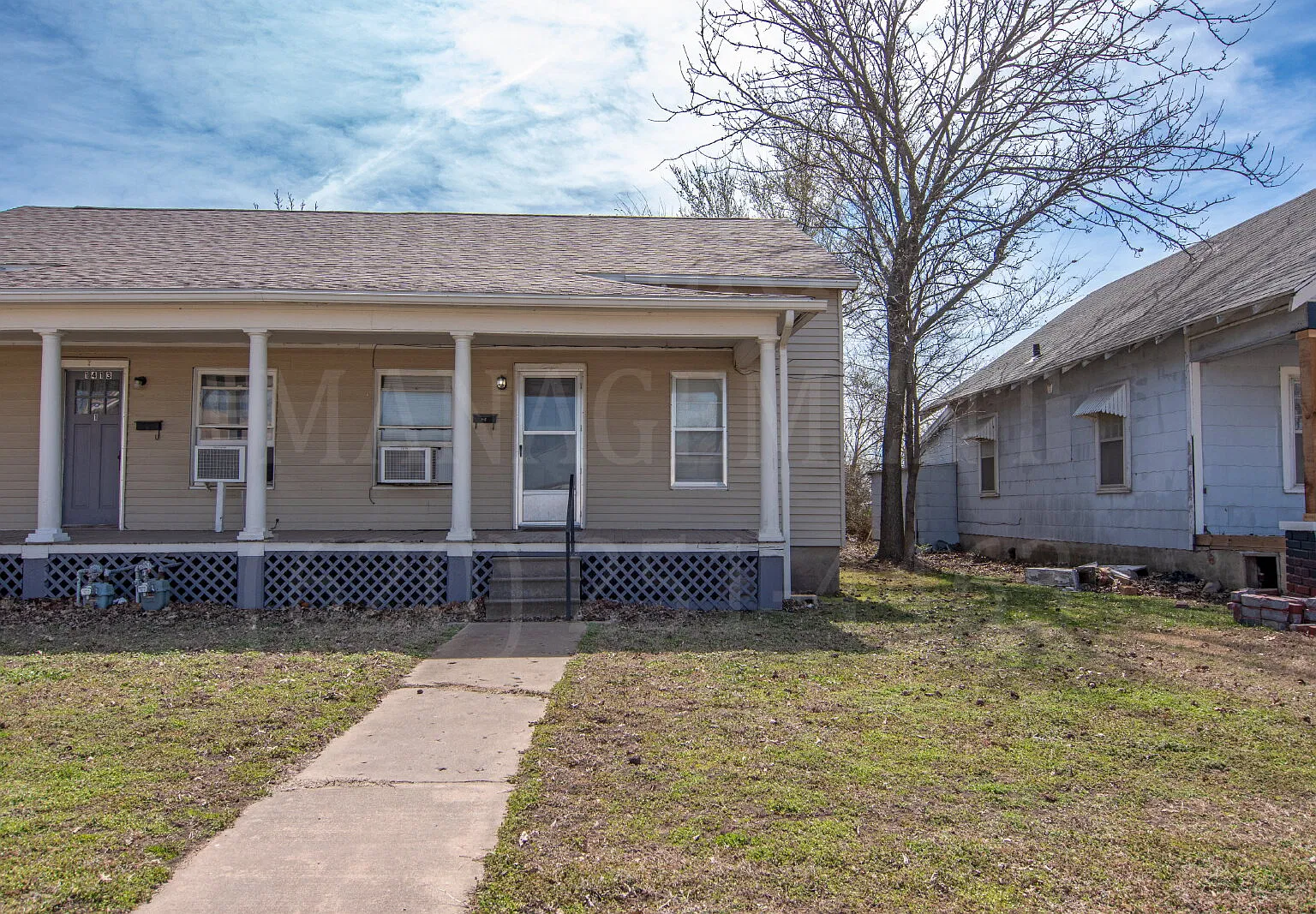 2 bed, 1.0 bath, 915 sqft, $700 — Photo 1