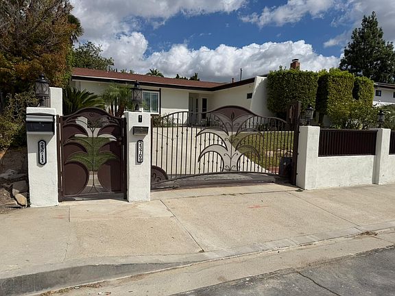 Pedestrian and car gate