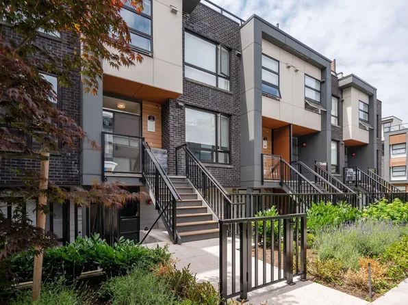 6085 Irmin St #206, Burnaby, BC V5J 0J7