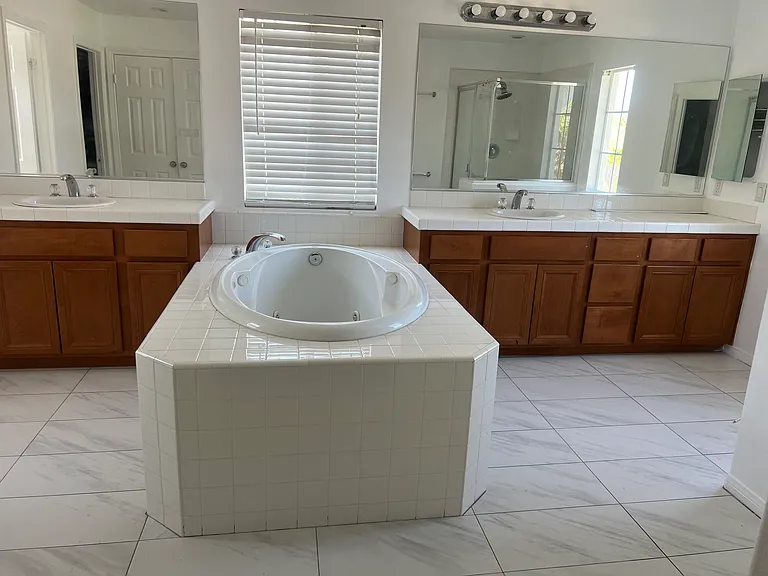 2264 Shanna Carle Dr — Photo 8