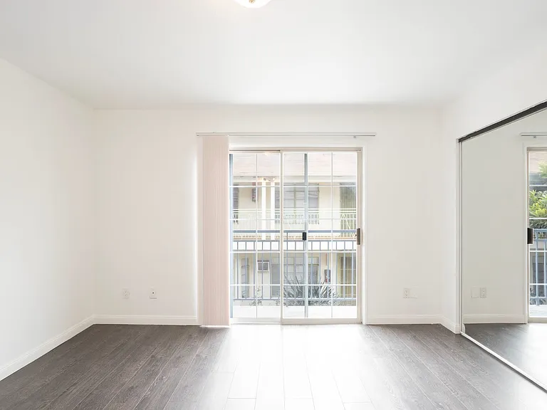 1817 Garfield Pl — Photo 8