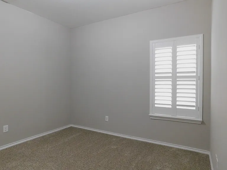 2401 Windhaven Dr — Photo 25