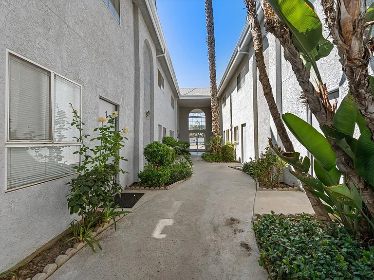 9660 Sepulveda Blvd #10 — Photo 6