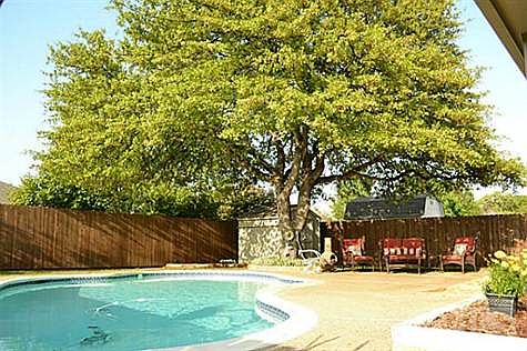 4th image of 1713 Redwood Dr
