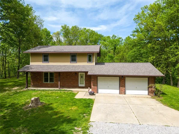 3173 Steven Dr, Bunker Hill, IL 62014