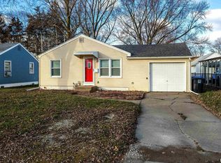 2411 47th St, Moline, IL 61265