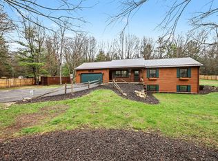 8366 S Cottonwood Ave, Howard City, MI 49329