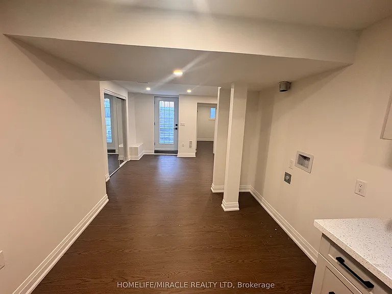 14 Berton Blvd — Photo 9