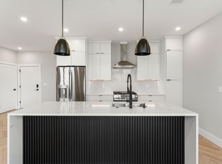 106 Moore St #4, Boston, MA 02128