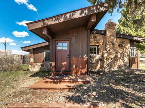121 Sumner Avenue, Hot Sulphur Springs, CO 80451