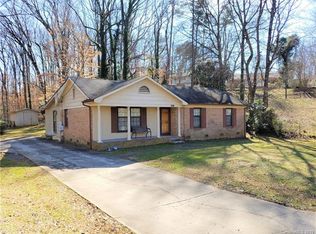 319 Whispering Pines Dr, Charlotte, NC 28217