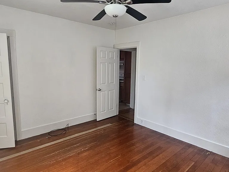 1224 E St — Photo 8
