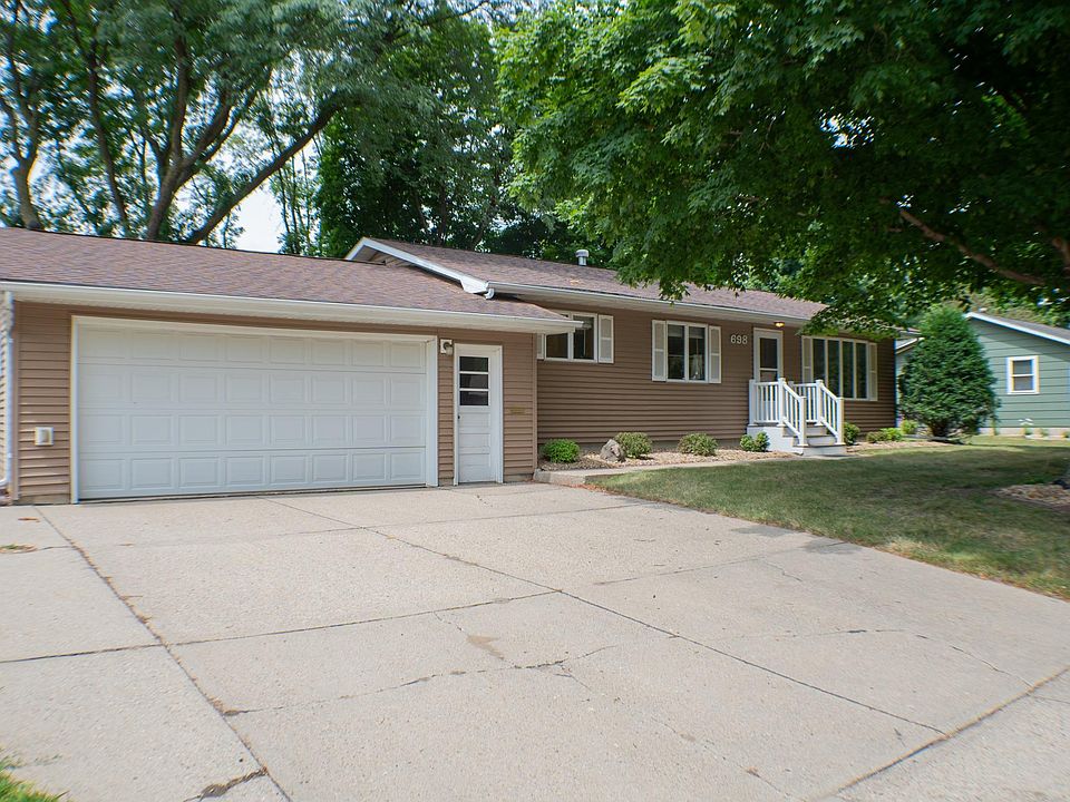 1st image of 698 Summit Dr