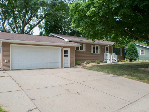 698 Summit Dr, Fairmont, MN 56031