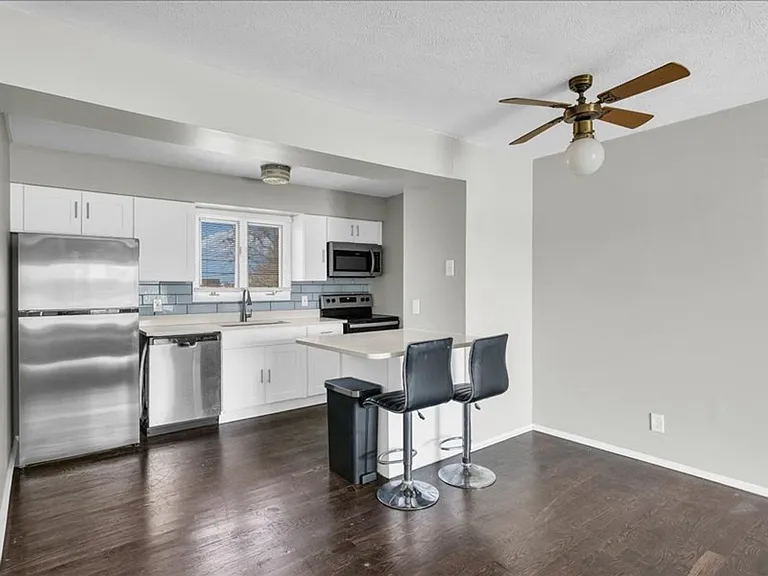 8 Ross — Photo 36