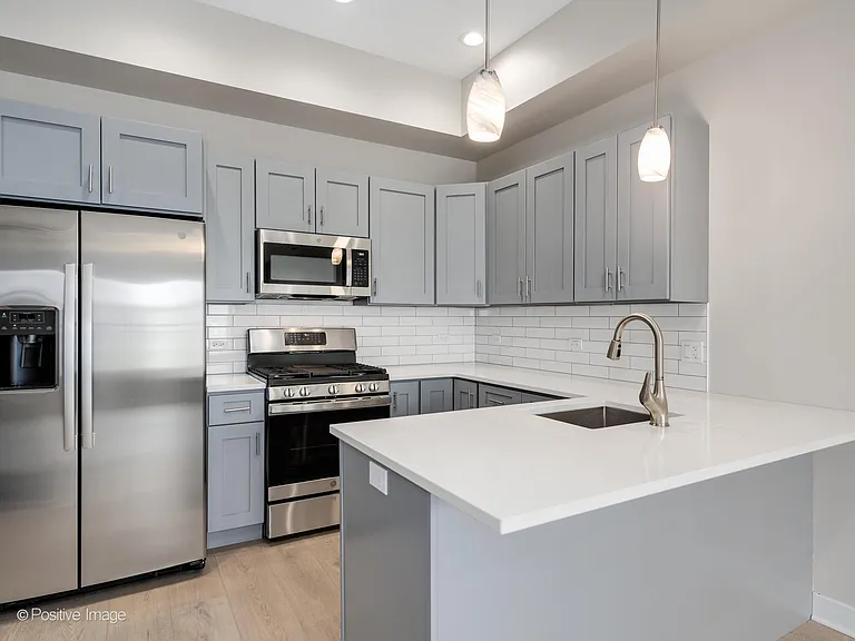 7517 W Belmont Ave #2 — Photo 4