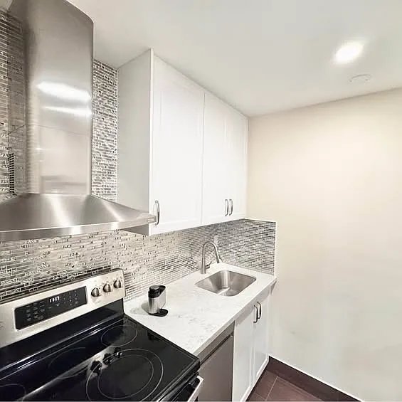3025 The Credit Woodlands #233 — Photo 4