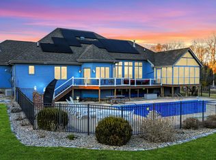 1509 Ridgefield Dr, Mahomet, IL 61853