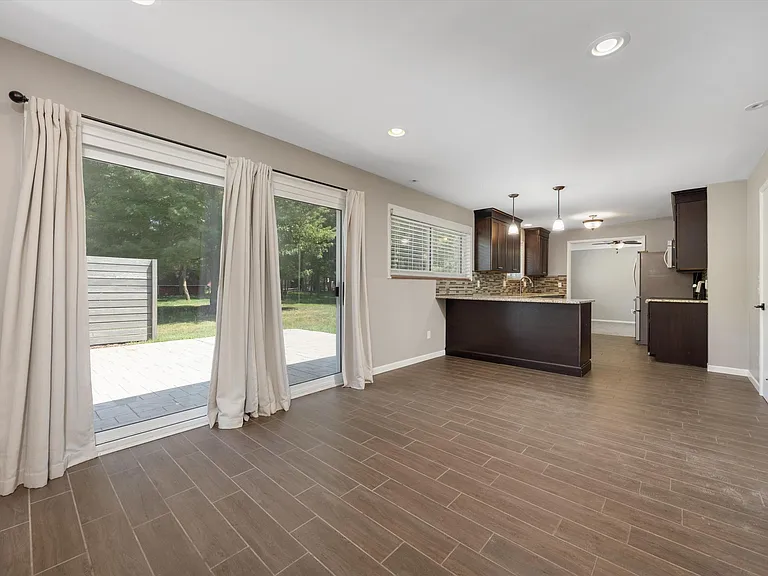 4790 Belzair Dr — Photo 11