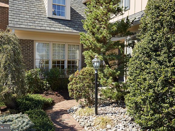 2nd image of 9521 Fox Hollow Dr