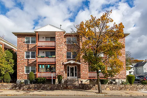 204 WASHINGTON Photo 1