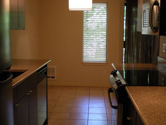 4th image of 12742 NE 116th Ln APT J25