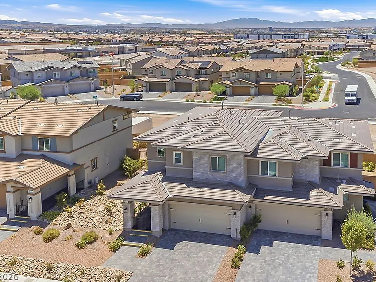 913 Cadence View Way — Photo 4