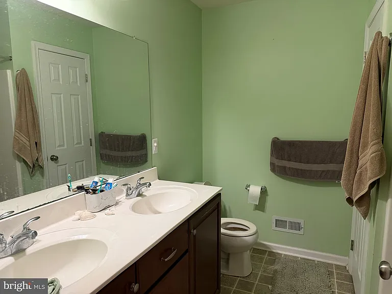 2735 Keebler Ct — Photo 23