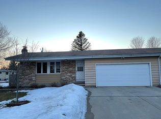 1103 S Nicolet Rd, Appleton, WI 54914