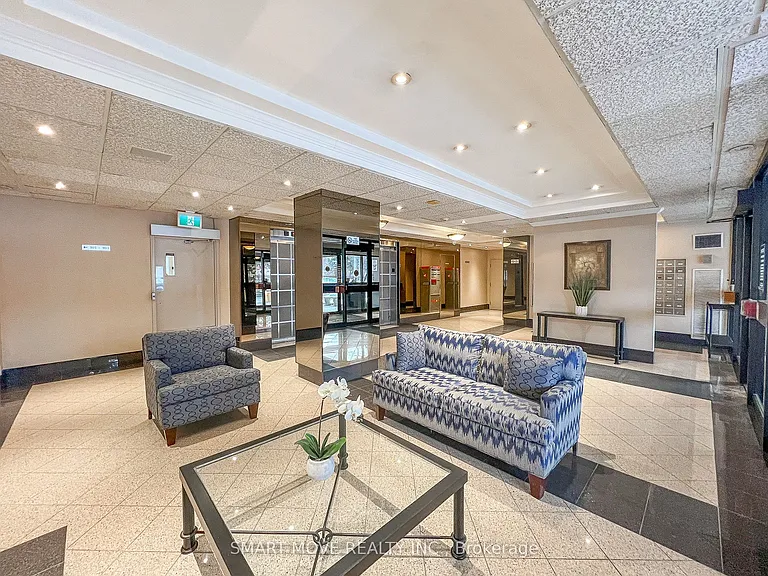 1300 Mississauga Valley Blvd #303 — Photo 4
