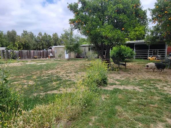 11202 Osborne St, Sylmar, CA 91342